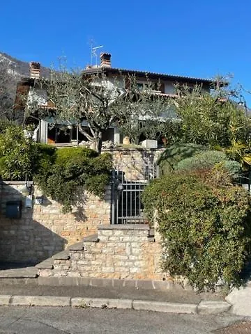Apartment Ferienwohnung La Casa In Collina Caprino Veronese
